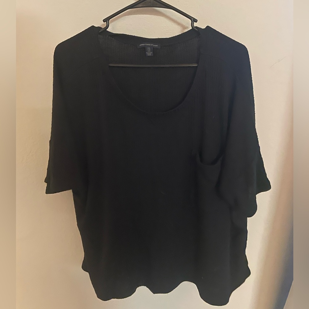 black ribbed tee with front pocket